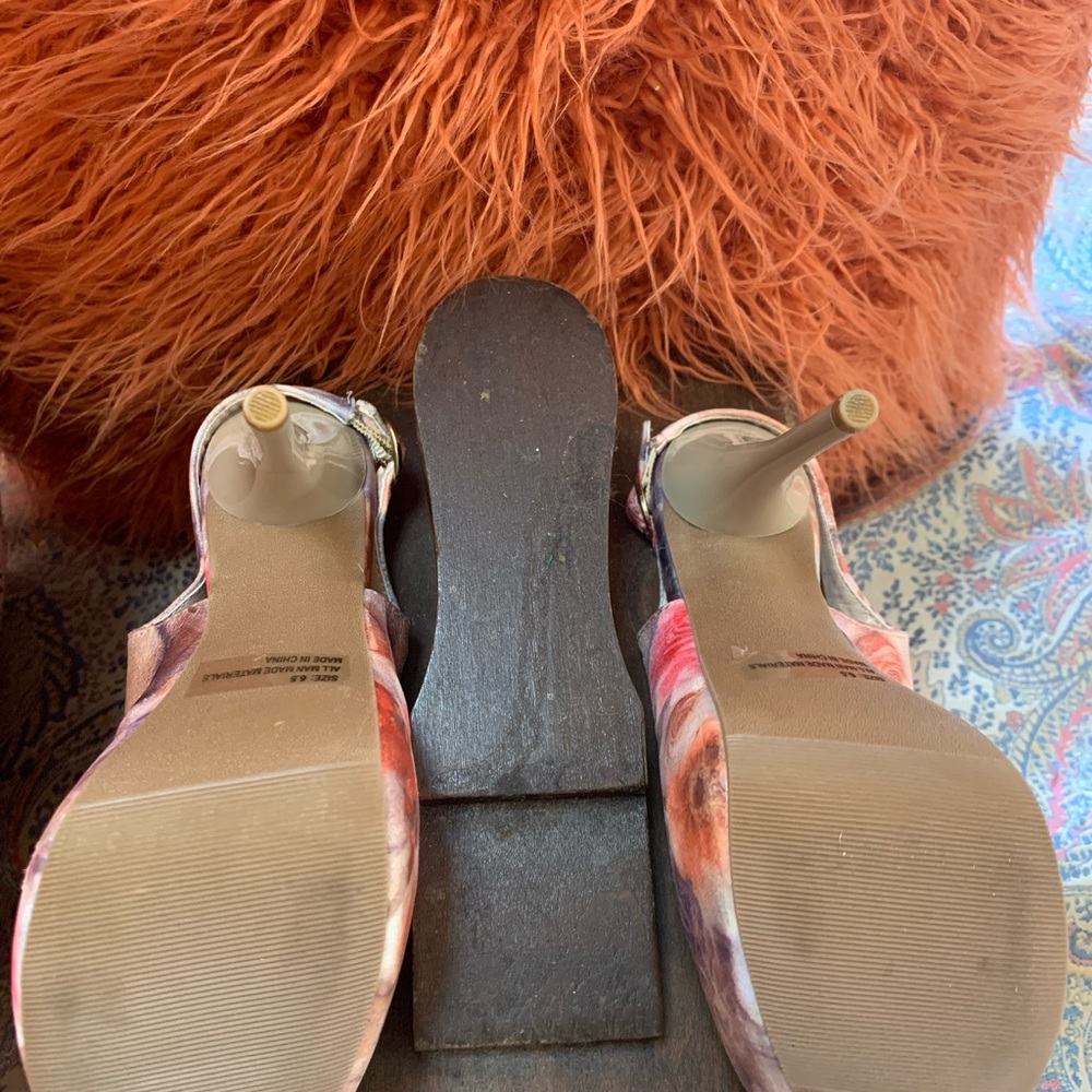 Shoes - Picture 4 of 4